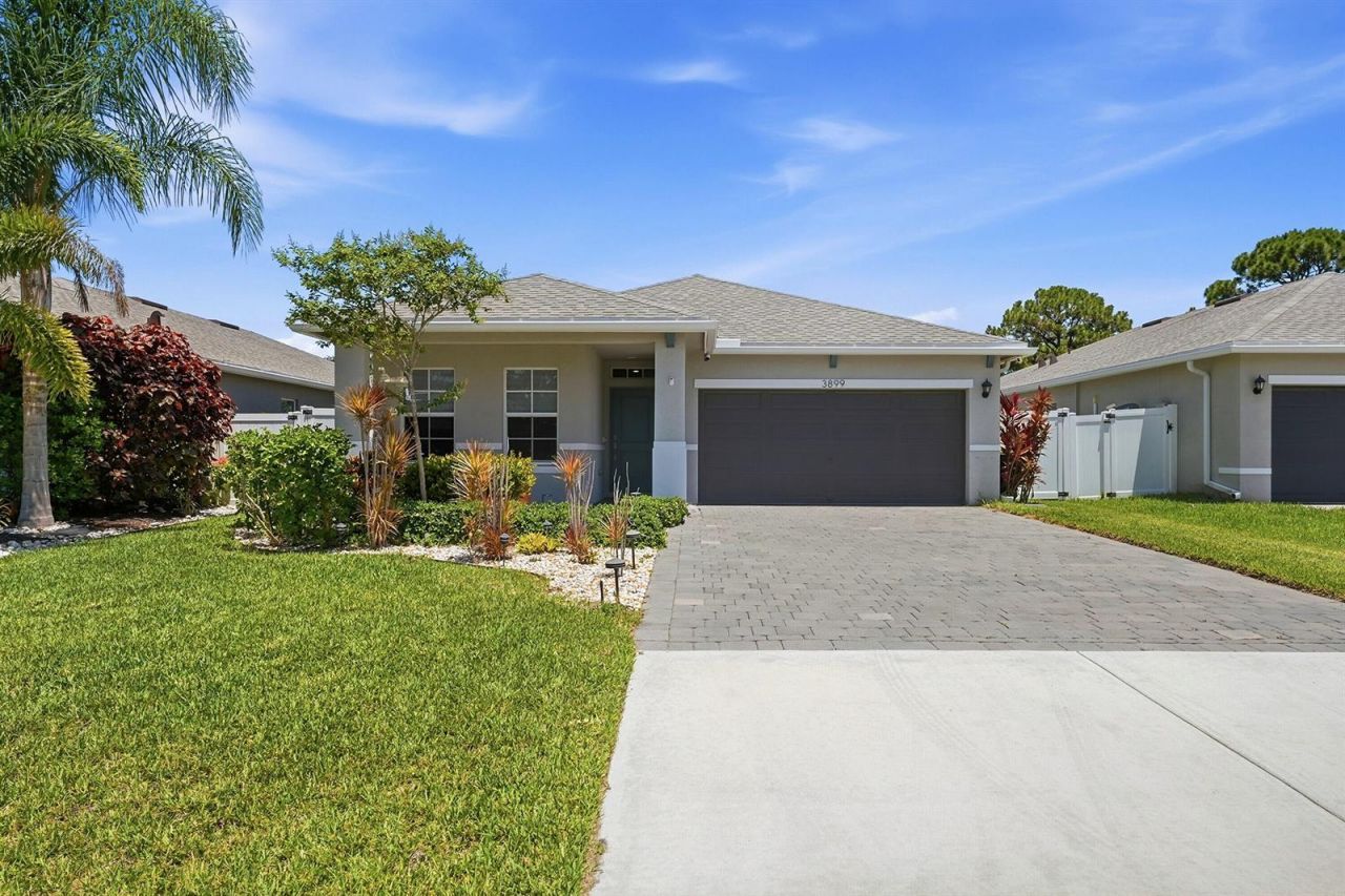 3899 SE Lee Street , Stuart, FL 34997 Photo