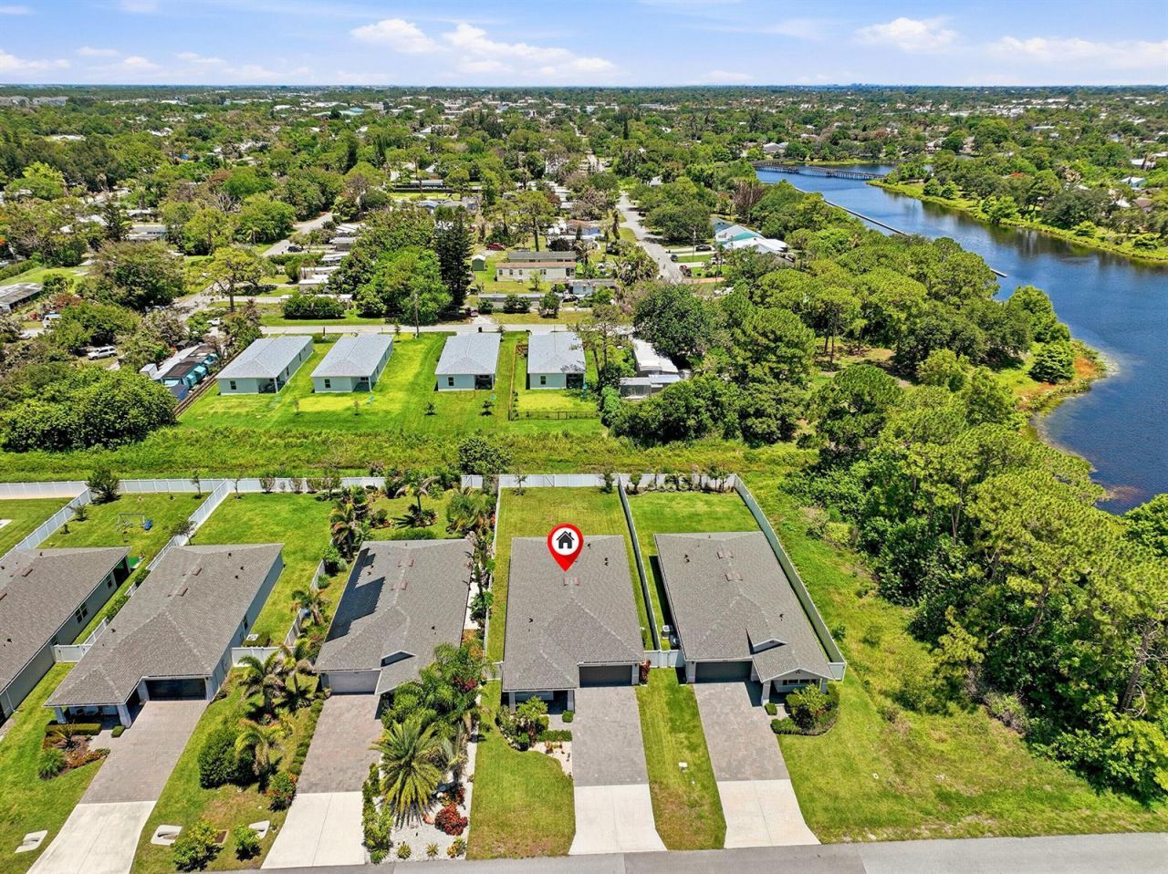 3899 SE Lee Street , Stuart, FL 34997 Photo