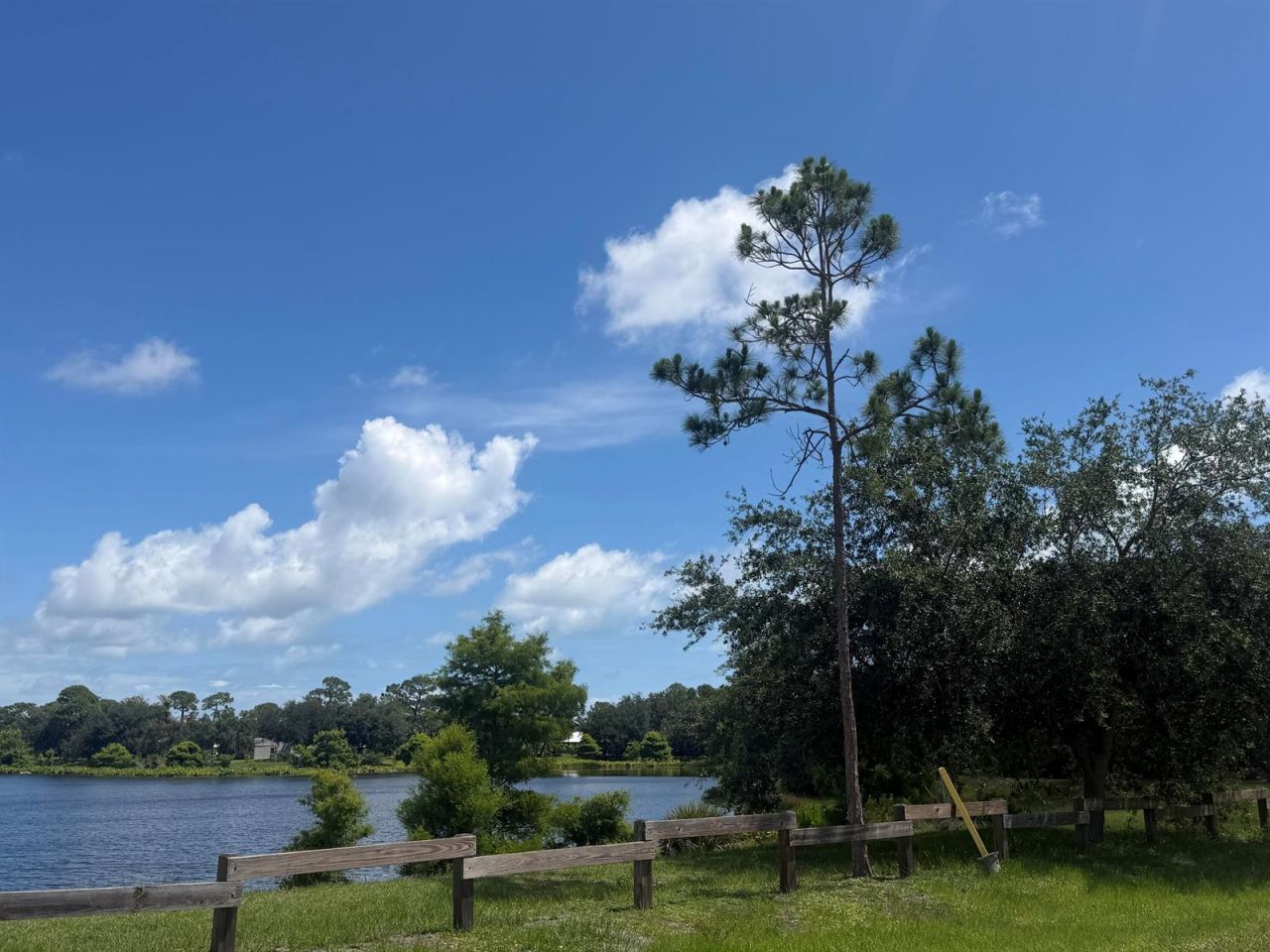 3899 SE Lee Street , Stuart, FL 34997 Photo