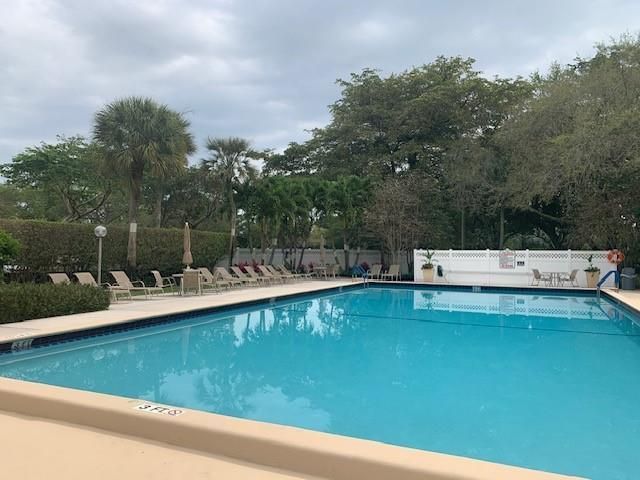 3499 Oaks Way , Unit 607, Pompano Beach, FL 33069 Photo