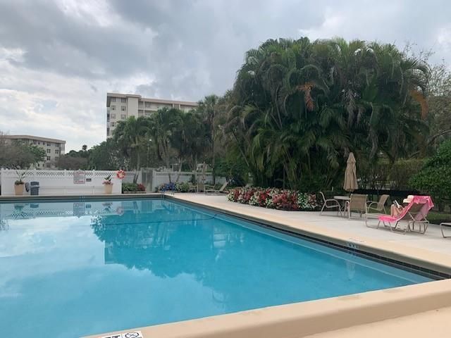3499 Oaks Way , Unit 607, Pompano Beach, FL 33069 Photo