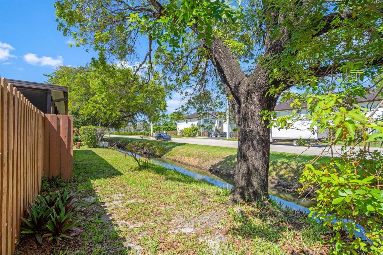 2361 SW 70th Avenue , Unit 47, Davie, FL 33317 Photo
