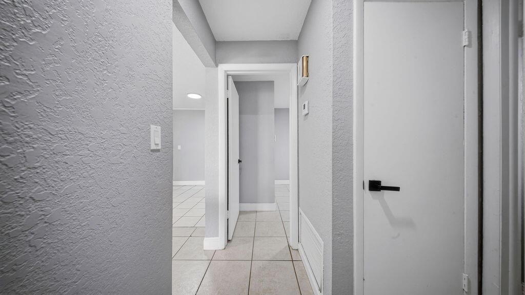 4681-4685 SW 43rd Terrace , Fort Lauderdale, FL 33314 Photo
