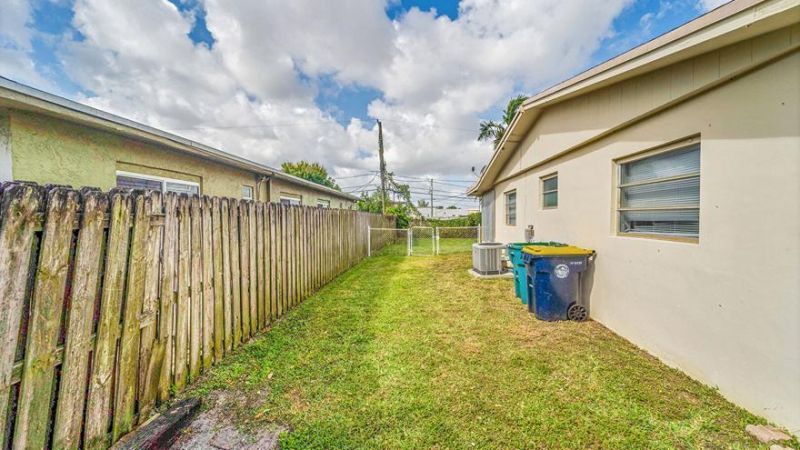 4681-4685 SW 43rd Terrace , Fort Lauderdale, FL 33314 Photo