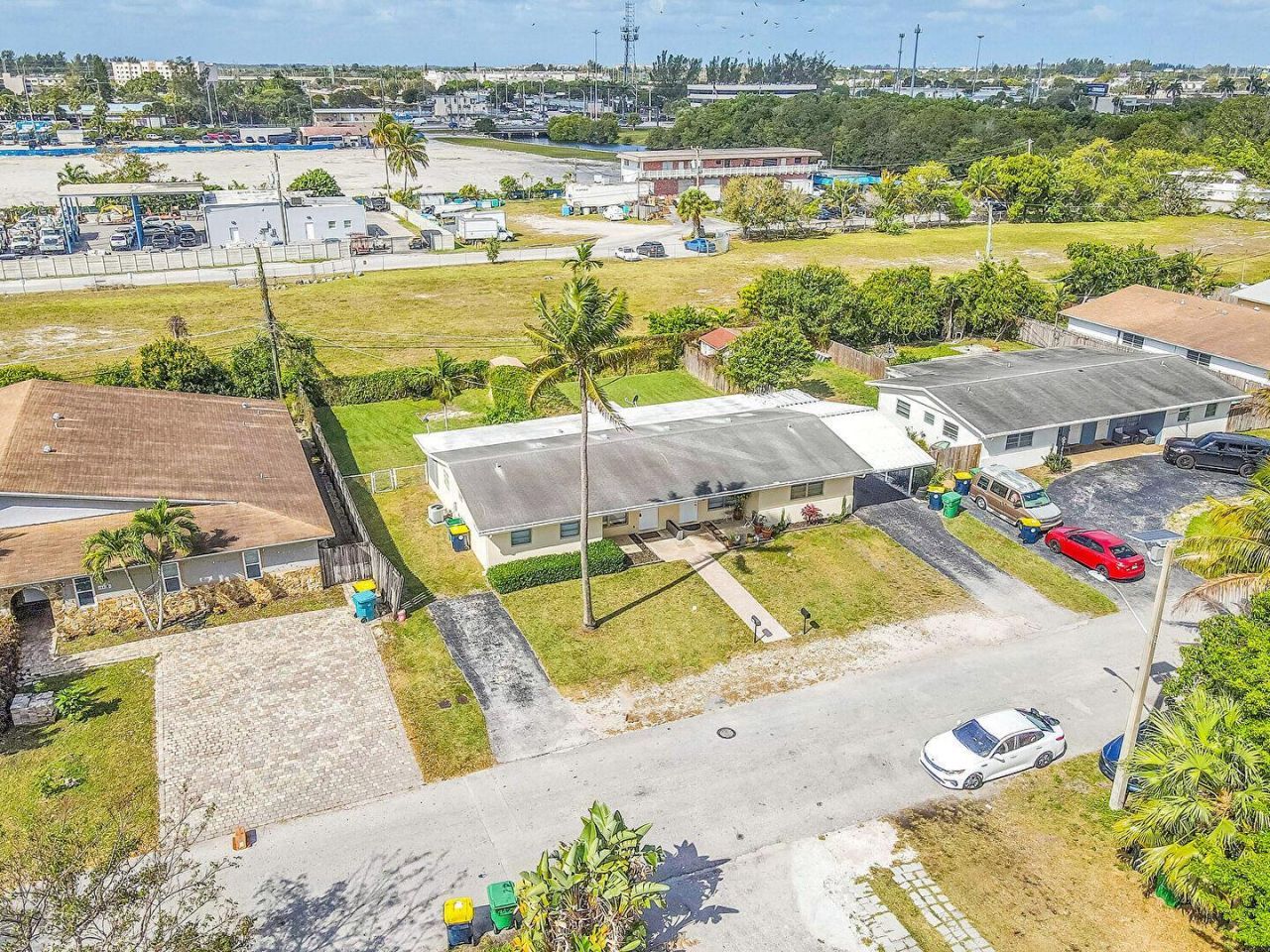 4681-4685 SW 43rd Terrace , Fort Lauderdale, FL 33314 Photo