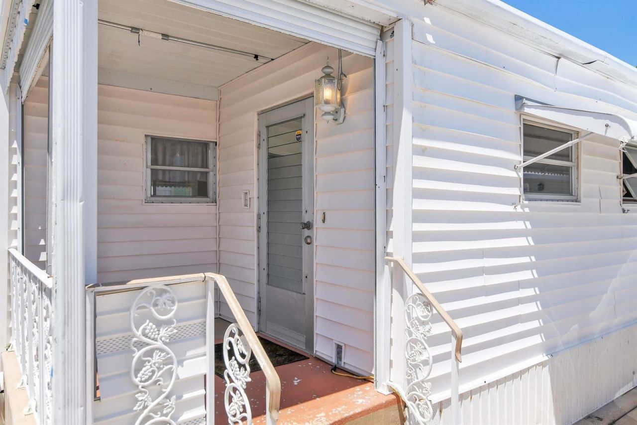 211 Palm Drive, Unit H, Briny Breezes, FL 33435 Photo