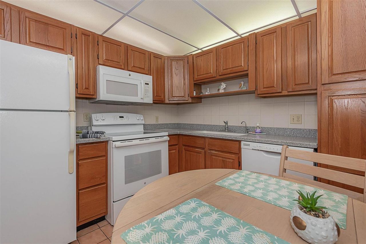 128 S Cypress Road , Unit 827, Pompano Beach, FL 33060 Photo