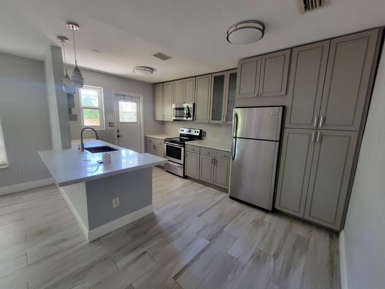 1123 N 17th Avenue , Hollywood, FL 33020 Photo