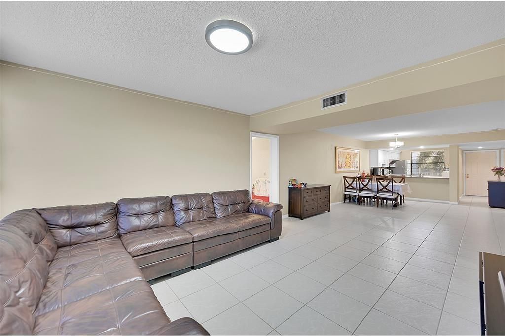 6109 Balboa Circle , Unit 305, Boca Raton, FL 33433 Photo