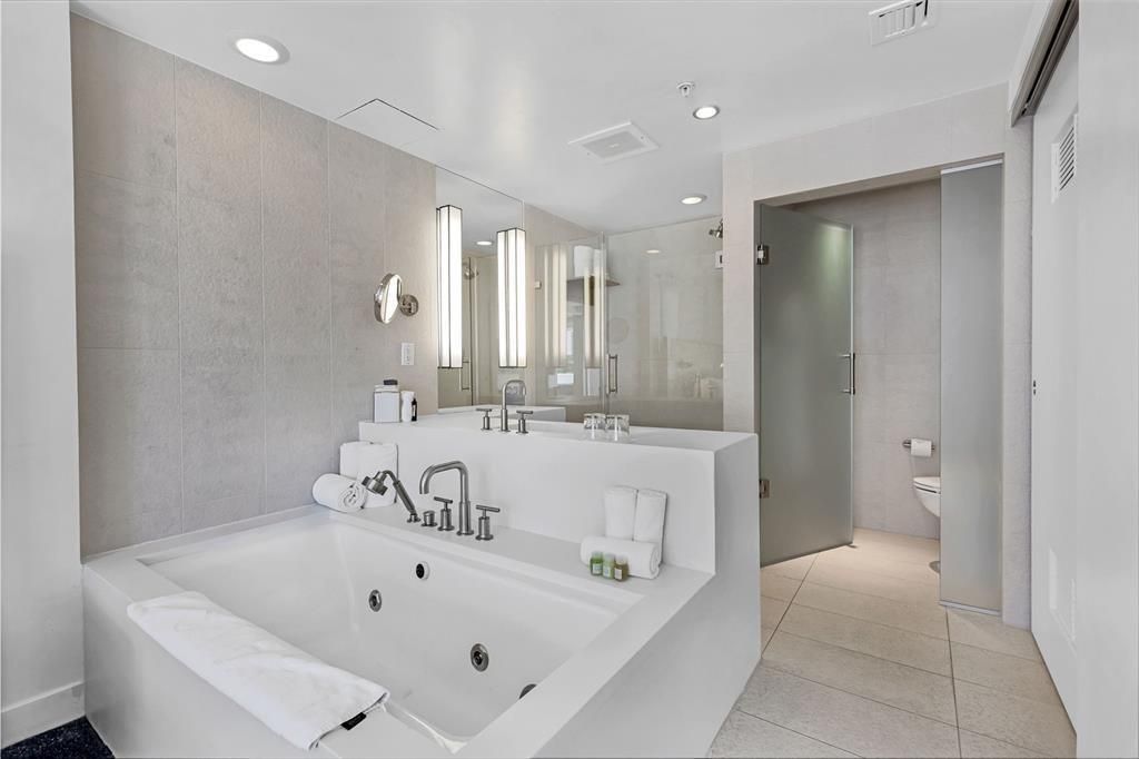 3101 Bayshore Drive , Unit 501, Fort Lauderdale, FL 33304 Photo