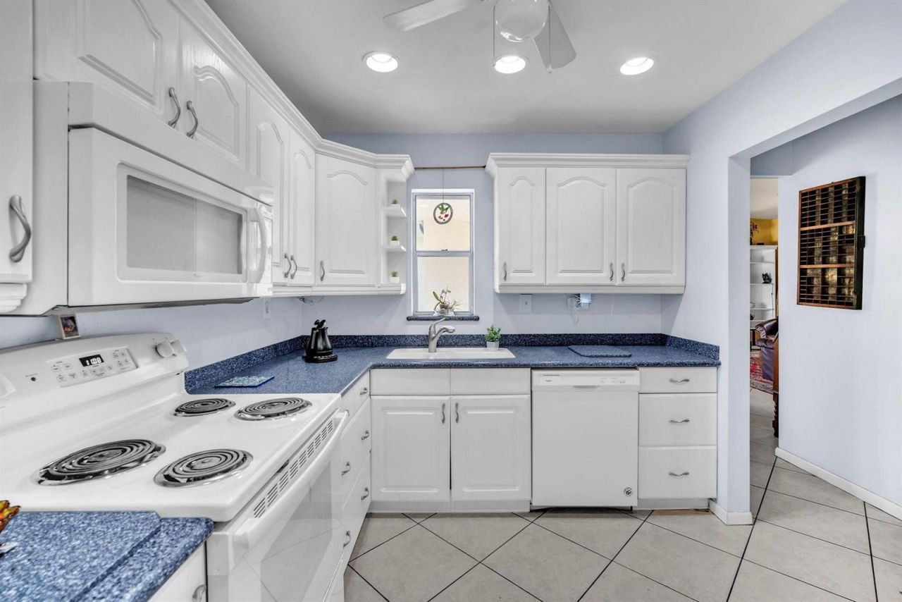 7460 SW 42nd Court , Davie, FL 33314 Photo