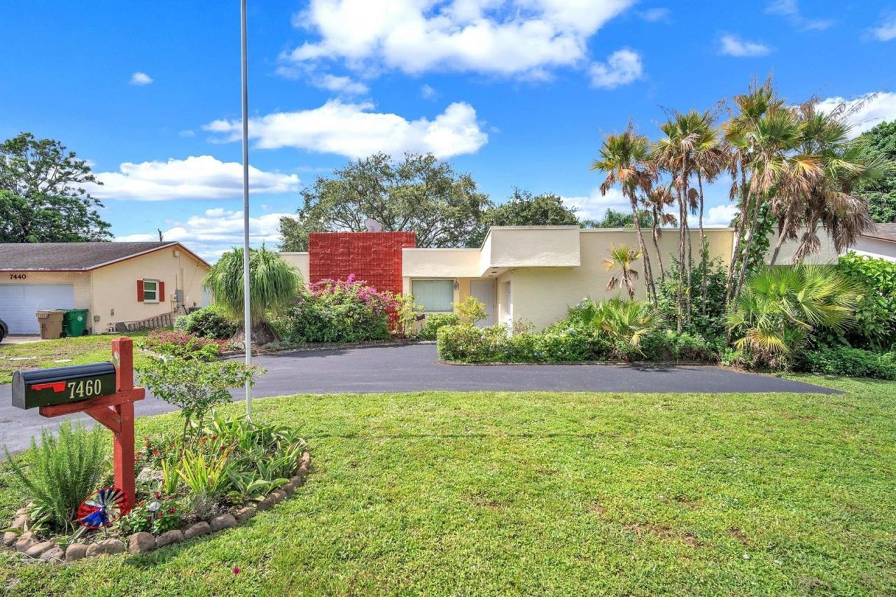 7460 SW 42nd Court , Davie, FL 33314 Photo
