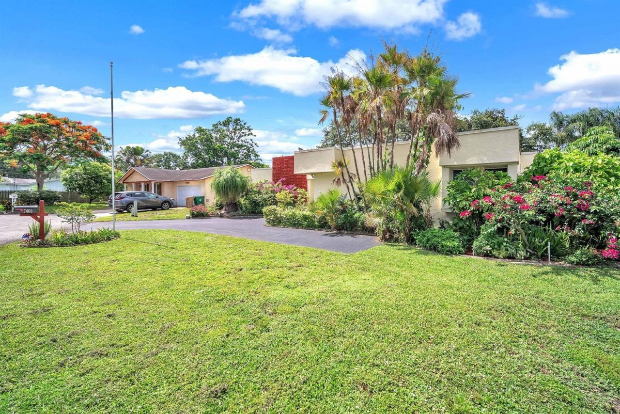 7460 SW 42nd Court , Davie, FL 33314 Photo