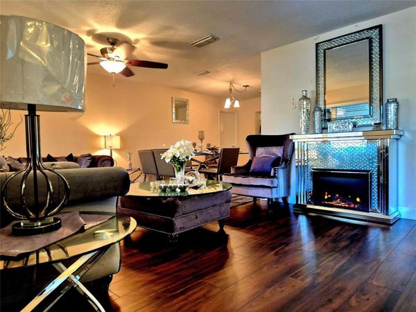 1390 NW 70th Lane , Margate, FL 33063