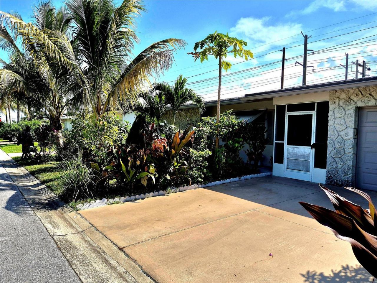 1390 NW 70th Lane , Margate, FL 33063 Photo