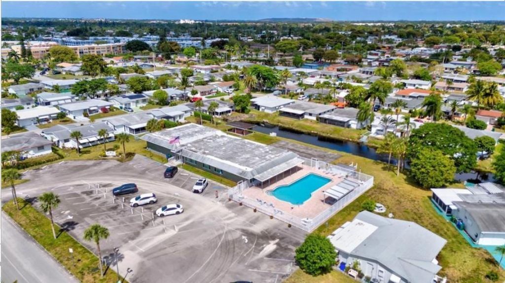 1390 NW 70th Lane , Margate, FL 33063 Photo