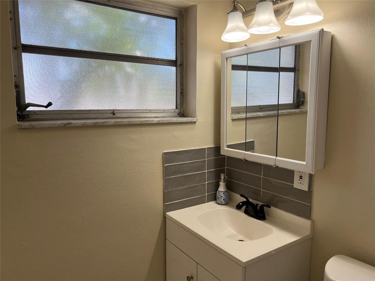 5168 NE 6th Avenue , Unit 426, Fort Lauderdale, FL 33334 Photo