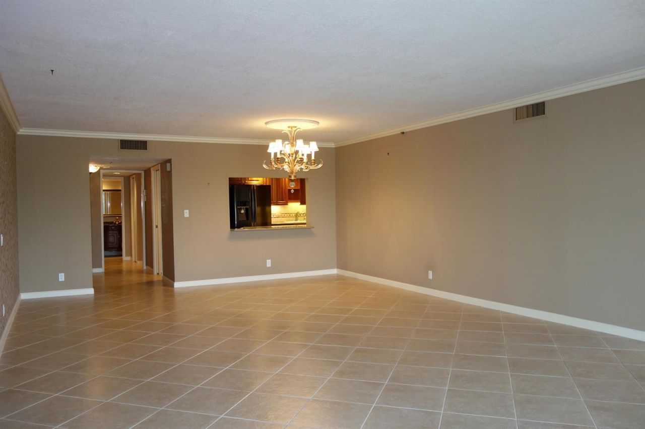 3507 Oaks Way , Unit 307, Pompano Beach, FL 33069 Photo