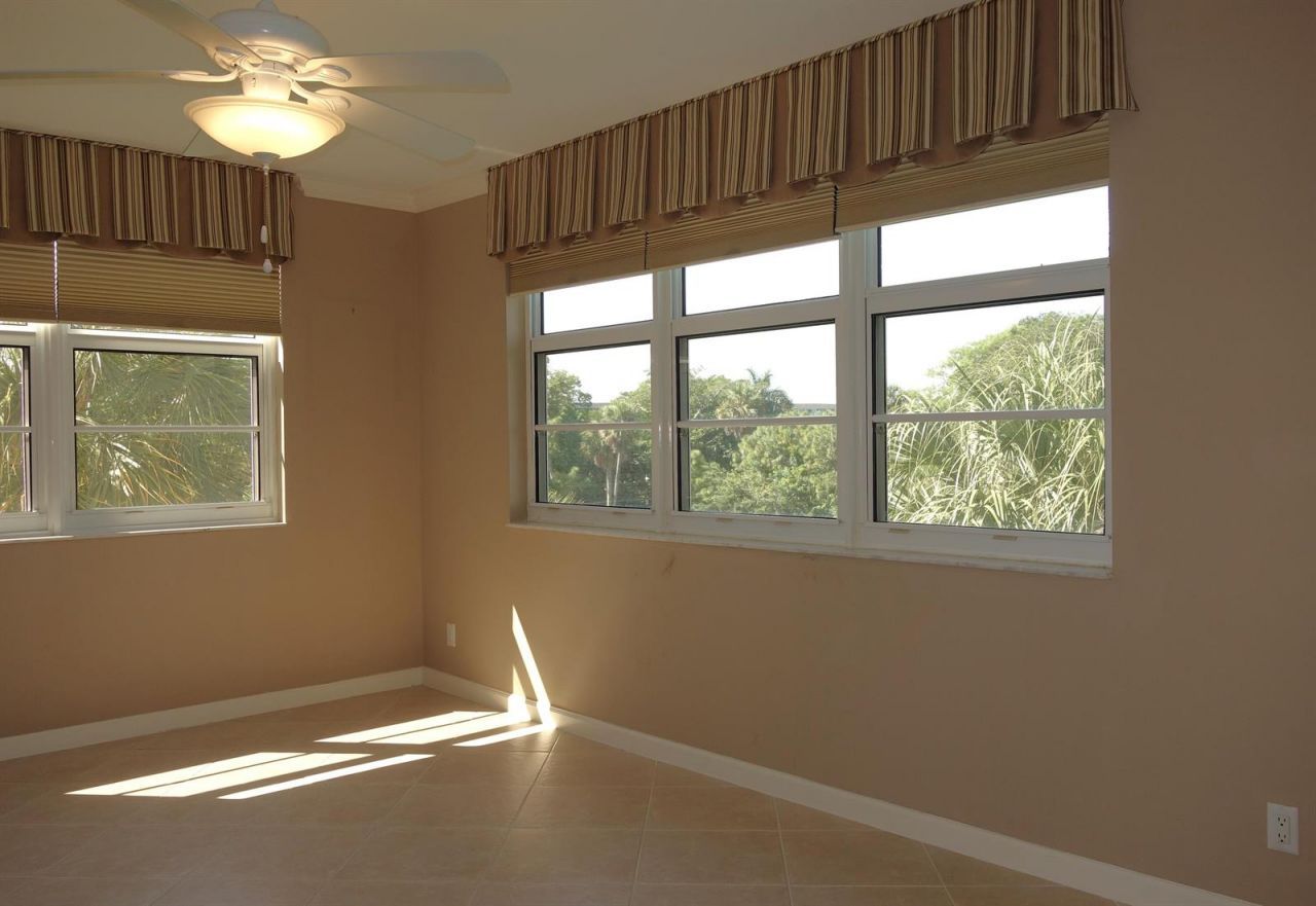 3507 Oaks Way , Unit 307, Pompano Beach, FL 33069 Photo