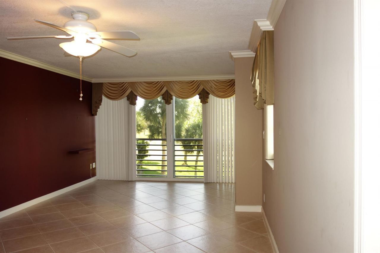 3507 Oaks Way , Unit 307, Pompano Beach, FL 33069 Photo