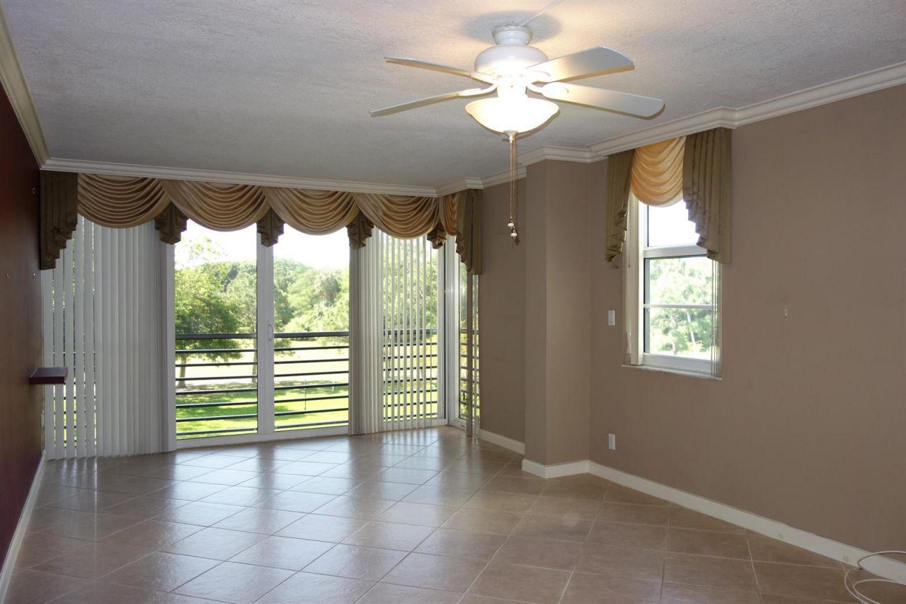 3507 Oaks Way , Unit 307, Pompano Beach, FL 33069 Photo