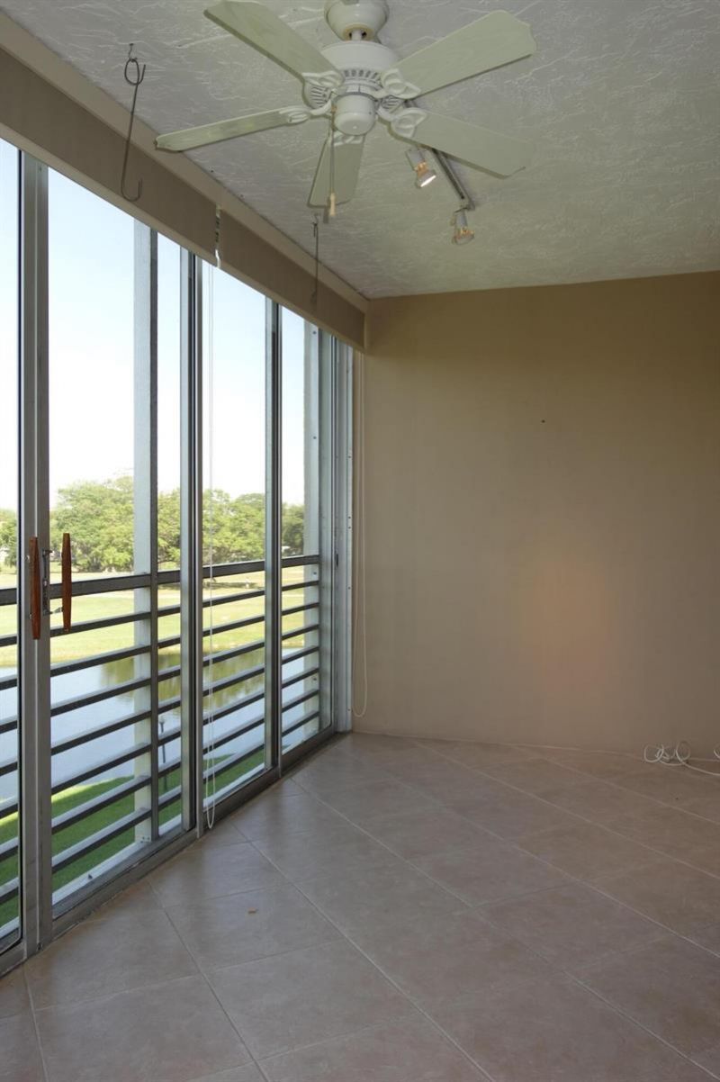 3507 Oaks Way , Unit 307, Pompano Beach, FL 33069 Photo