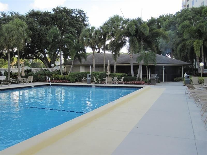 3507 Oaks Way , Unit 307, Pompano Beach, FL 33069 Photo