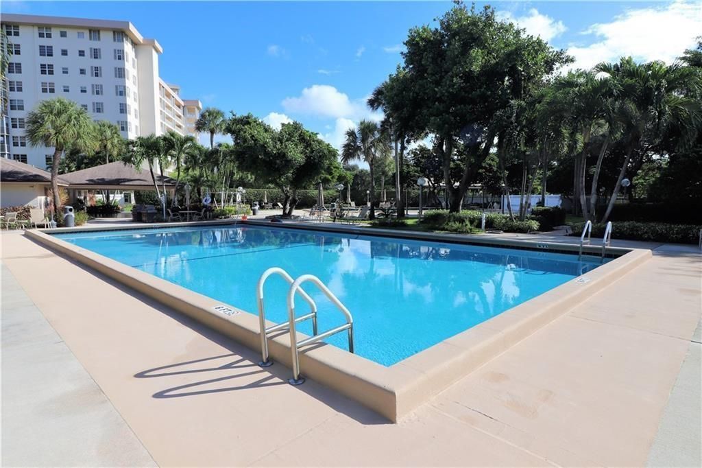 3507 Oaks Way , Unit 307, Pompano Beach, FL 33069 Photo