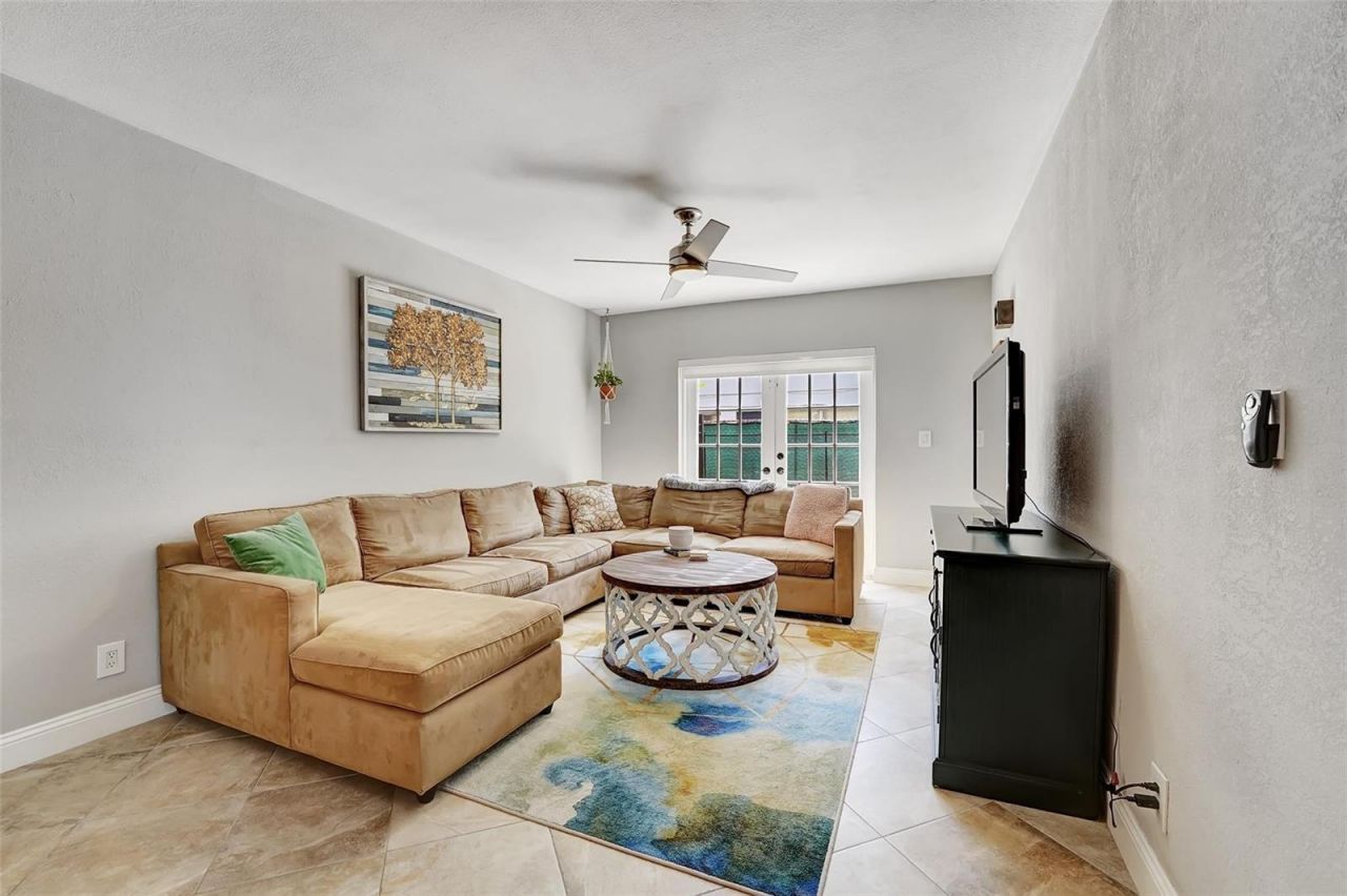 744 NE 14th Avenue , Unit 4, Fort Lauderdale, FL 33304 Photo