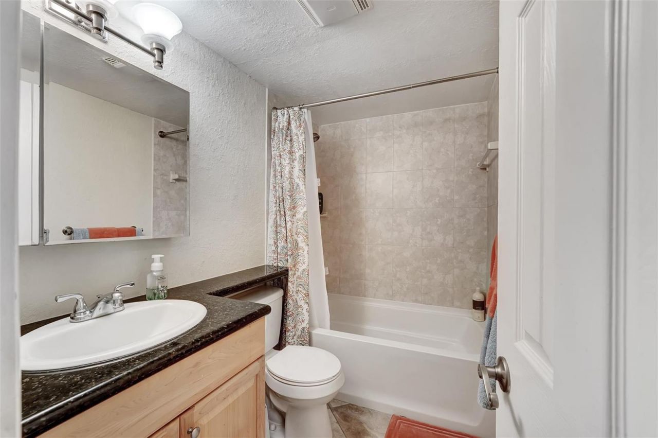744 NE 14th Avenue , Unit 4, Fort Lauderdale, FL 33304 Photo