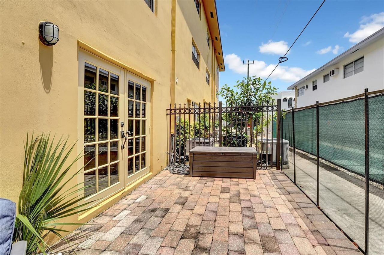 744 NE 14th Avenue , Unit 4, Fort Lauderdale, FL 33304 Photo