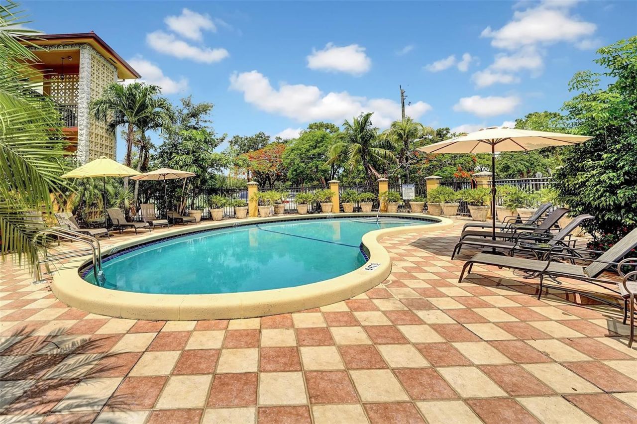 744 NE 14th Avenue , Unit 4, Fort Lauderdale, FL 33304 Photo