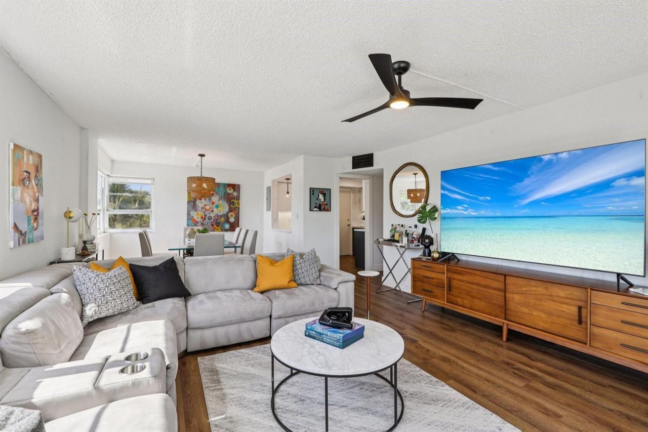 133 N Pompano Beach Boulevard , Unit 210, Pompano Beach, FL 33062 Photo