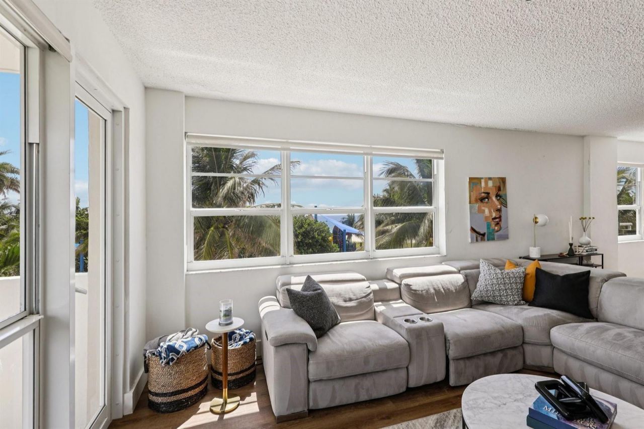 133 N Pompano Beach Boulevard , Unit 210, Pompano Beach, FL 33062 Photo