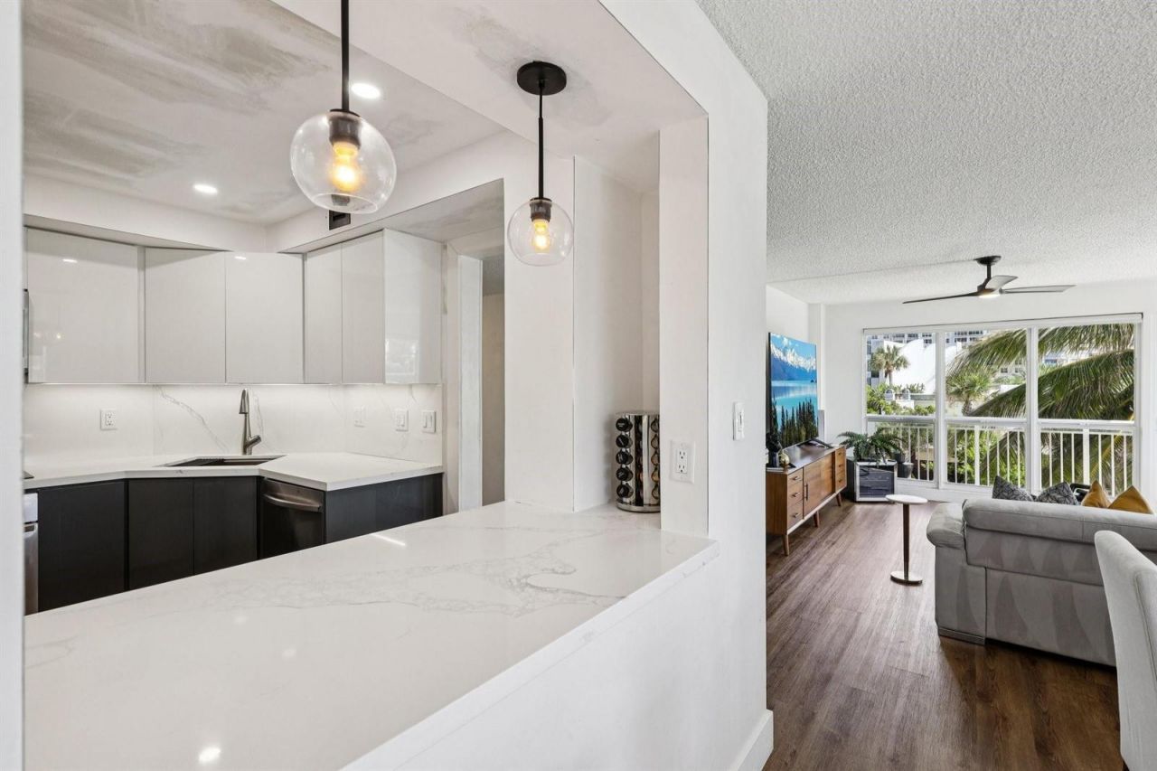 133 N Pompano Beach Boulevard , Unit 210, Pompano Beach, FL 33062 Photo