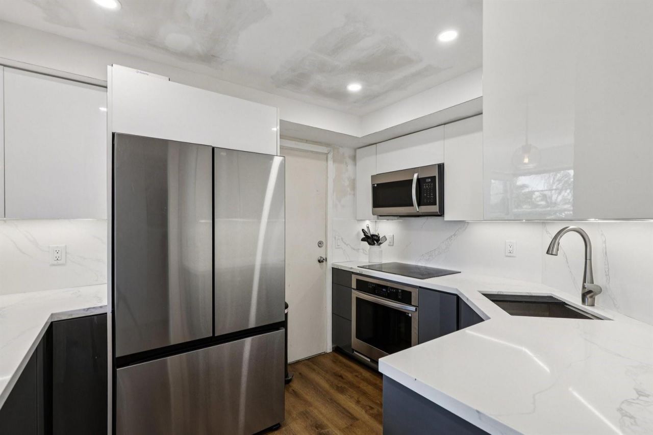 133 N Pompano Beach Boulevard , Unit 210, Pompano Beach, FL 33062 Photo