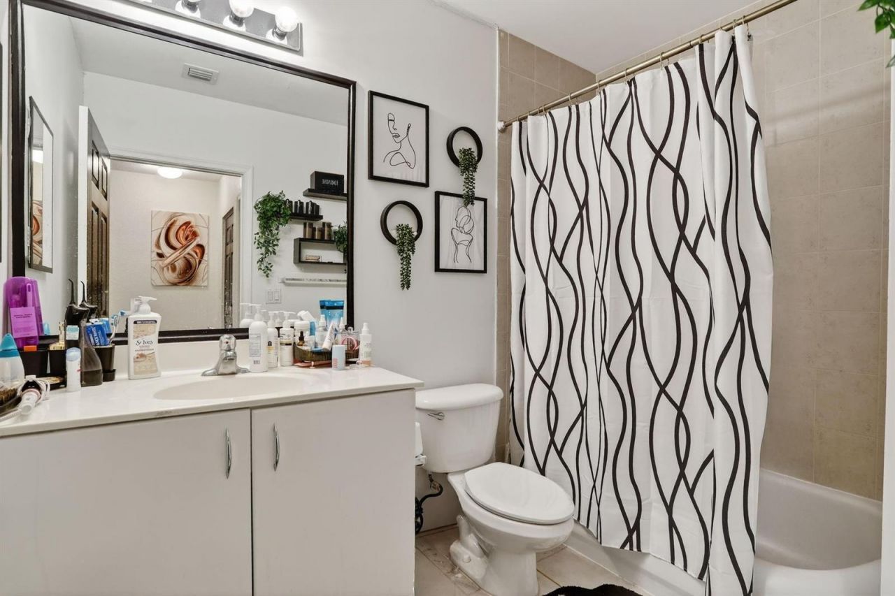 3426 NW 14th Court , Unit 3426, Fort Lauderdale, FL 33311 Photo