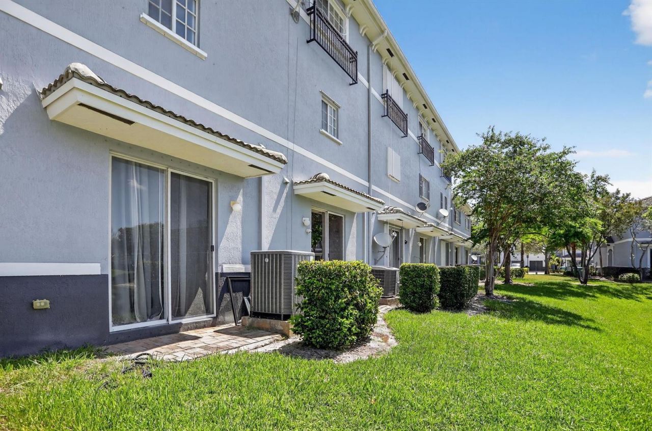 3426 NW 14th Court , Unit 3426, Fort Lauderdale, FL 33311 Photo