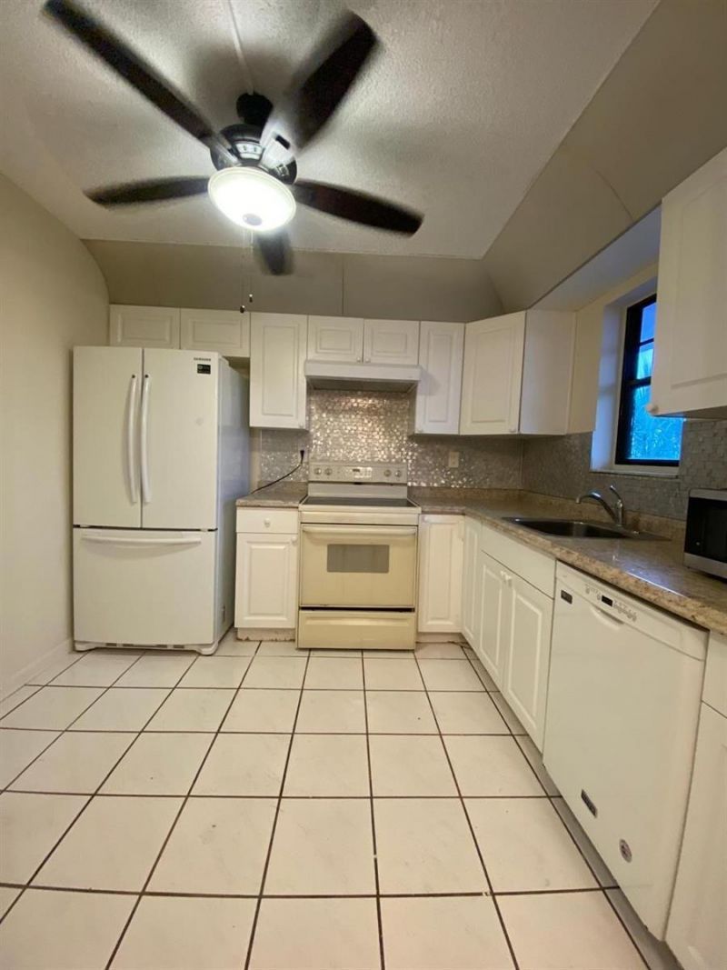 9440 SW 8th Street , Unit 401, Boca Raton, FL 33428 Photo