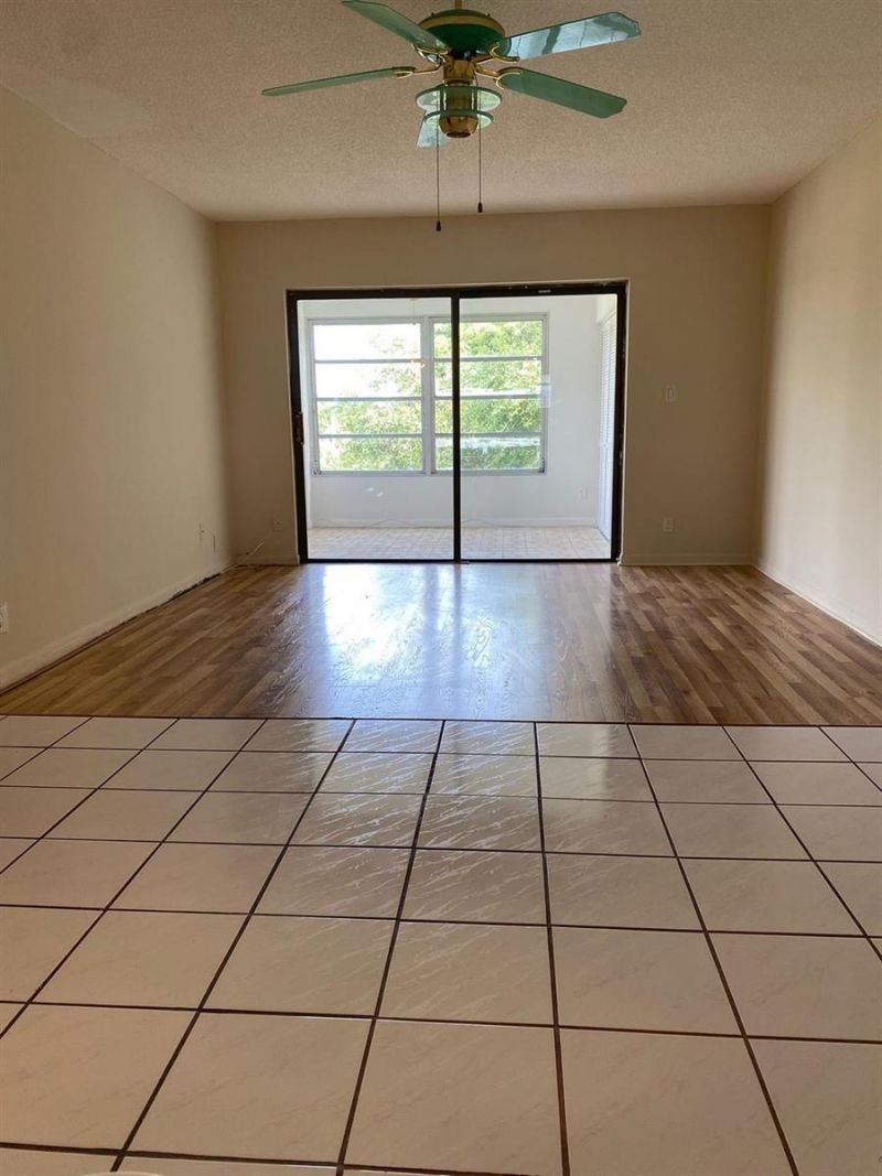 9440 SW 8th Street , Unit 401, Boca Raton, FL 33428 Photo