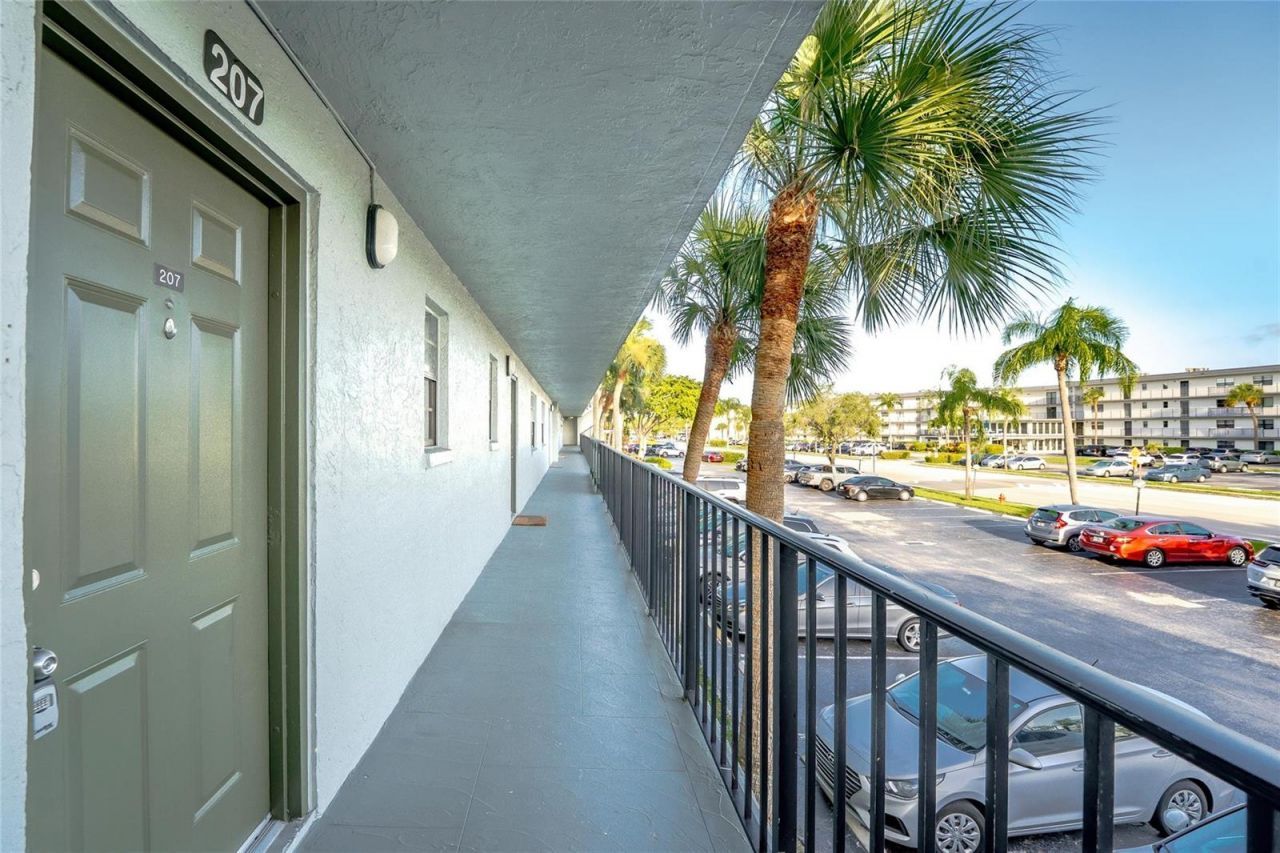9440 SW 8th Street , Unit 401, Boca Raton, FL 33428 Photo