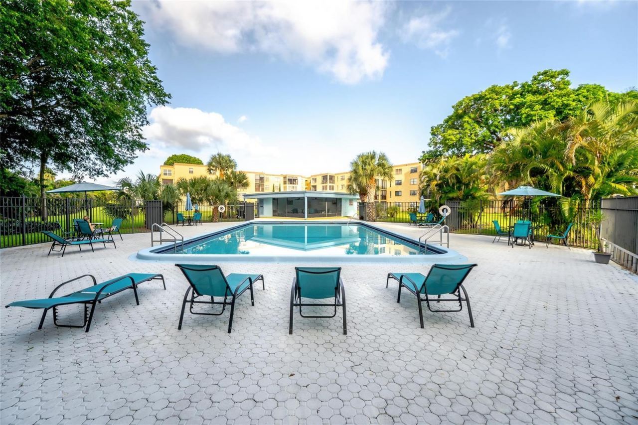 9440 SW 8th Street , Unit 401, Boca Raton, FL 33428 Photo