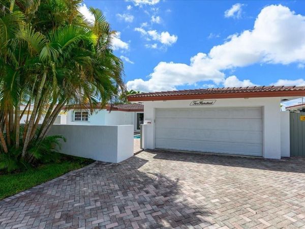 200 SE 11th Street , Pompano Beach, FL 33060
