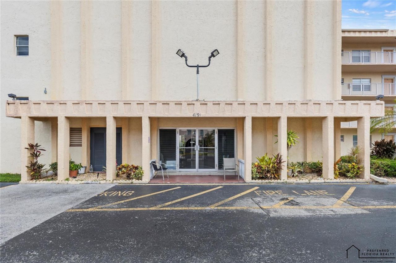 4191 NW 41st Street , Unit 316, Lauderdale Lakes, FL 33319 Photo