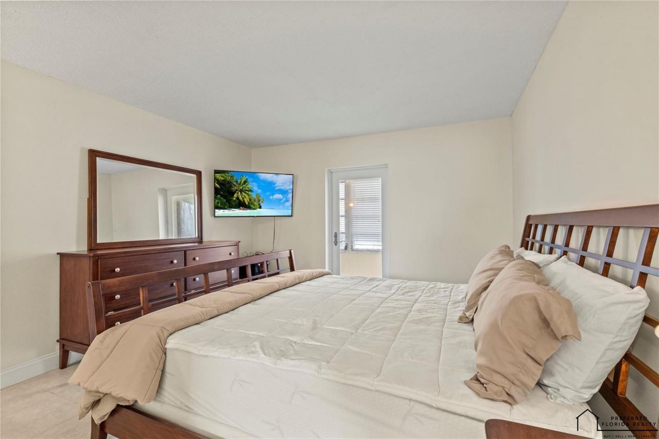 4191 NW 41st Street , Unit 316, Lauderdale Lakes, FL 33319 Photo