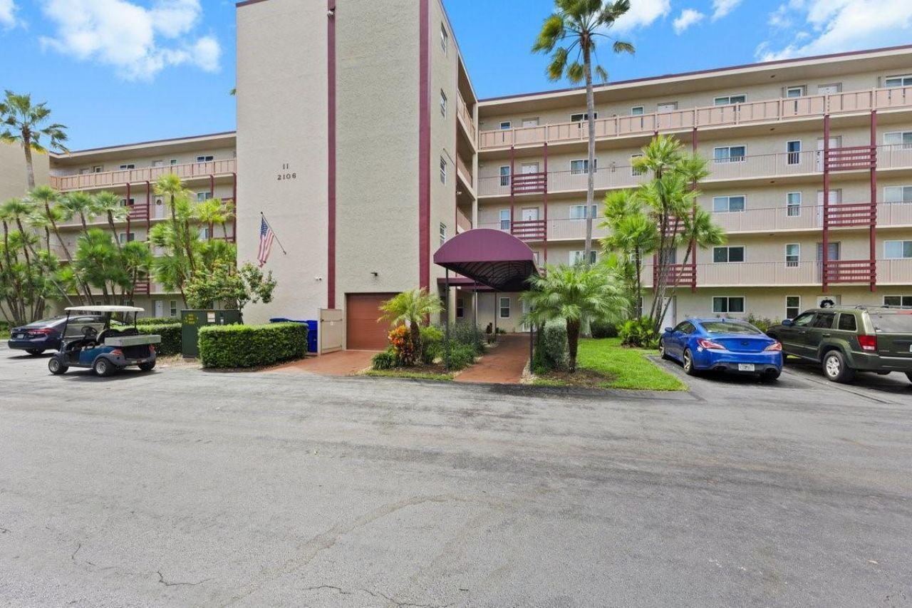 2106 S Cypress Bend Drive , Unit 506, Pompano Beach, FL 33069 Photo