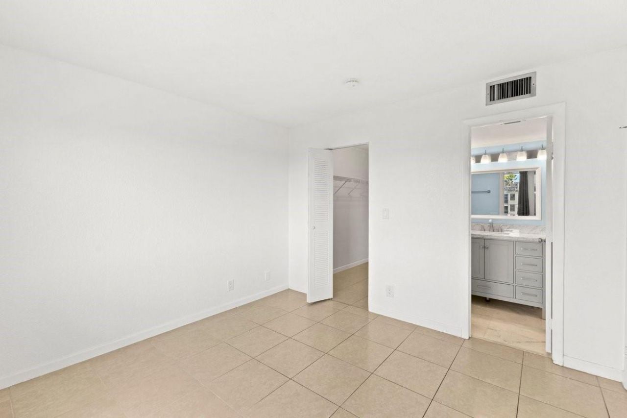 2106 S Cypress Bend Drive , Unit 506, Pompano Beach, FL 33069 Photo