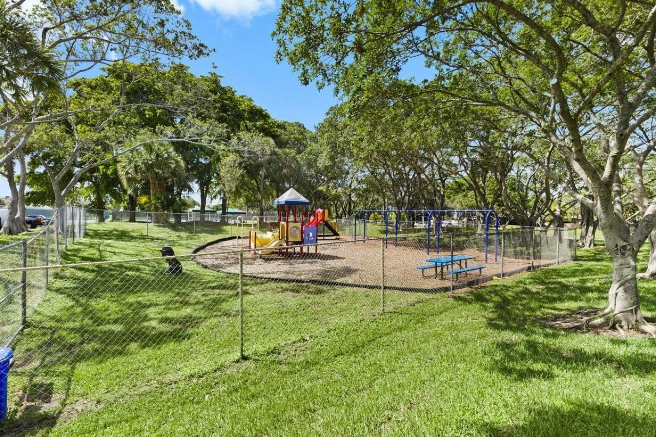 2106 S Cypress Bend Drive , Unit 506, Pompano Beach, FL 33069 Photo