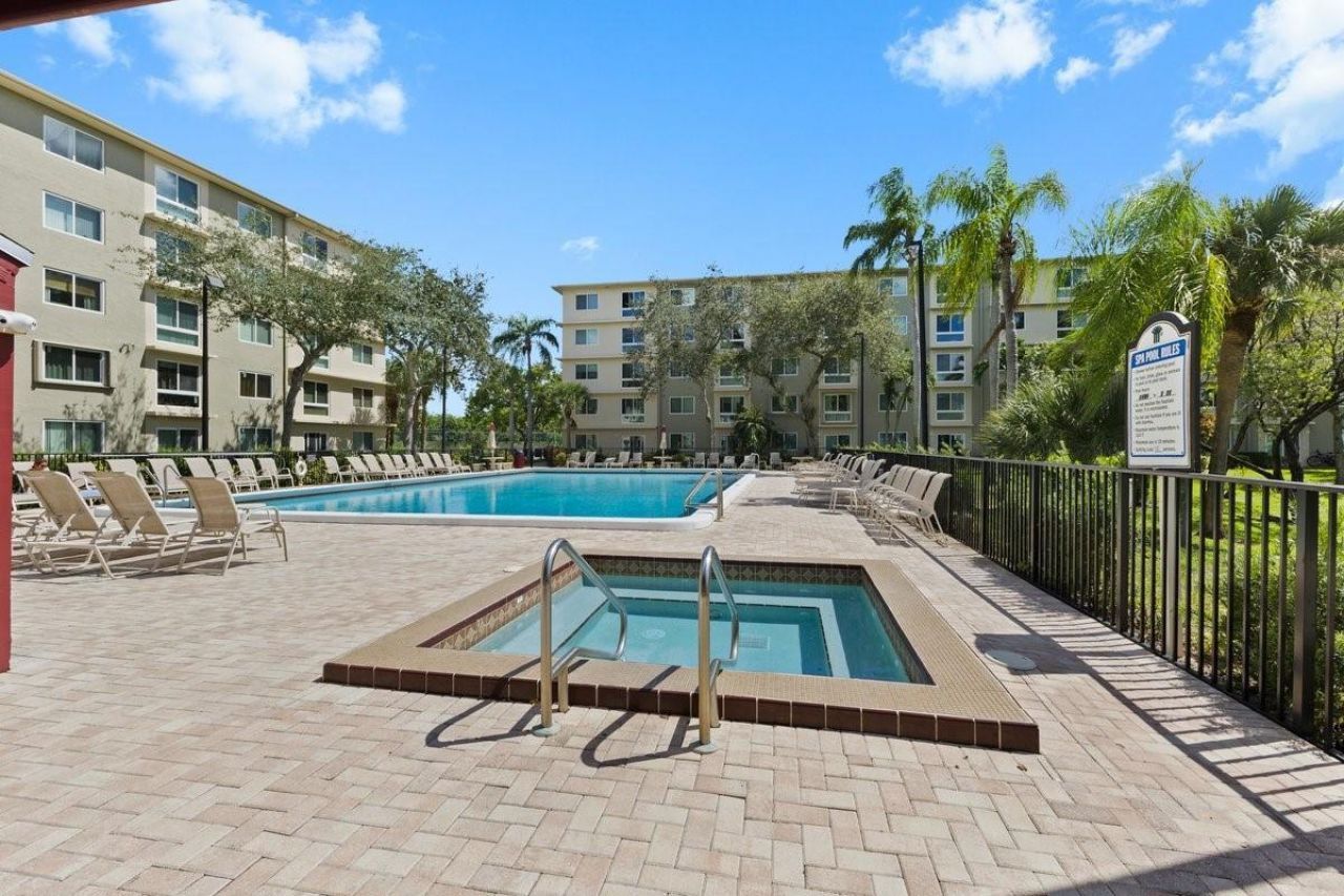 2106 S Cypress Bend Drive , Unit 506, Pompano Beach, FL 33069 Photo