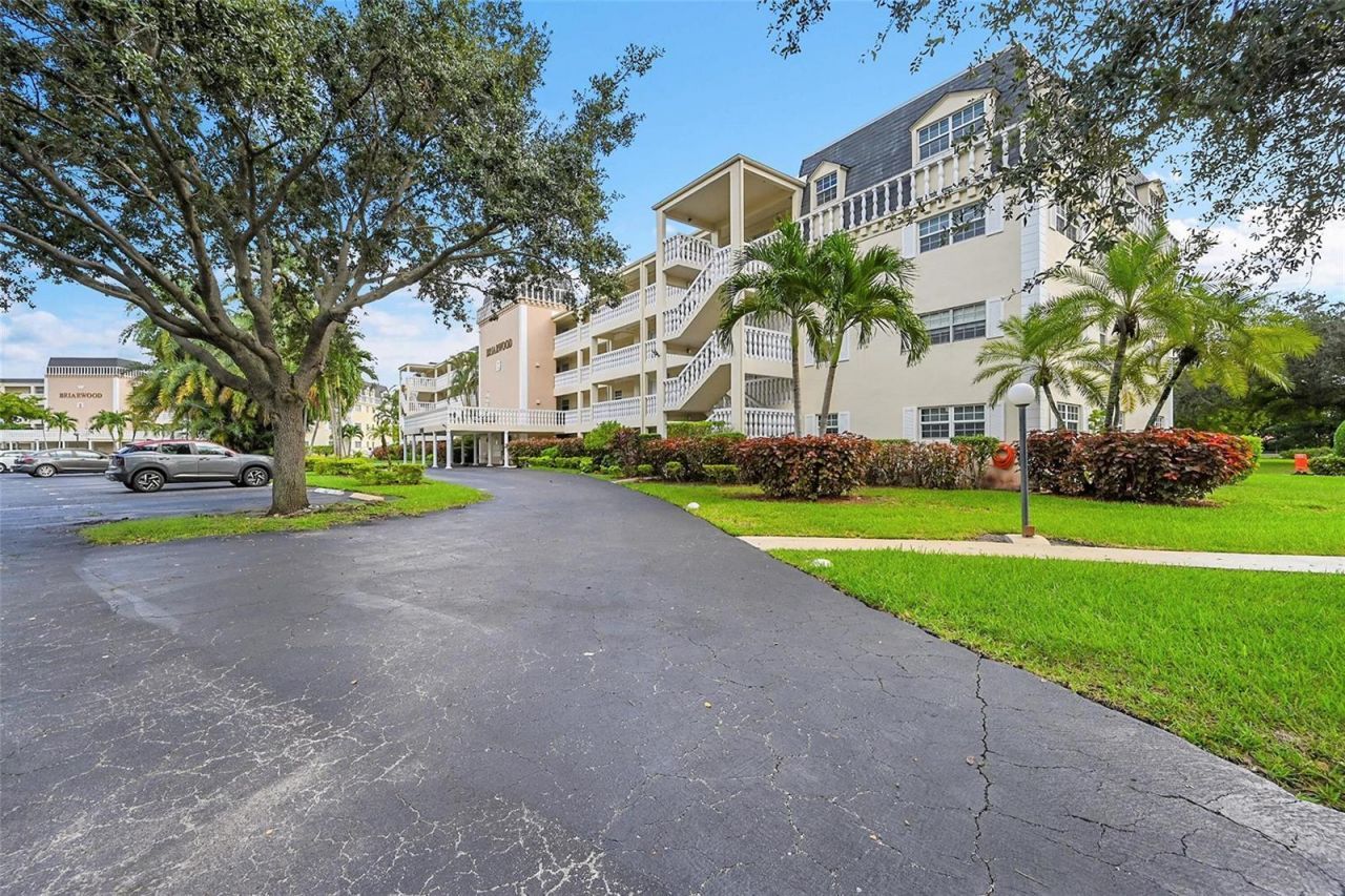 3475 Broken Woods Drive , Unit 401, Coral Springs, FL 33065 Photo